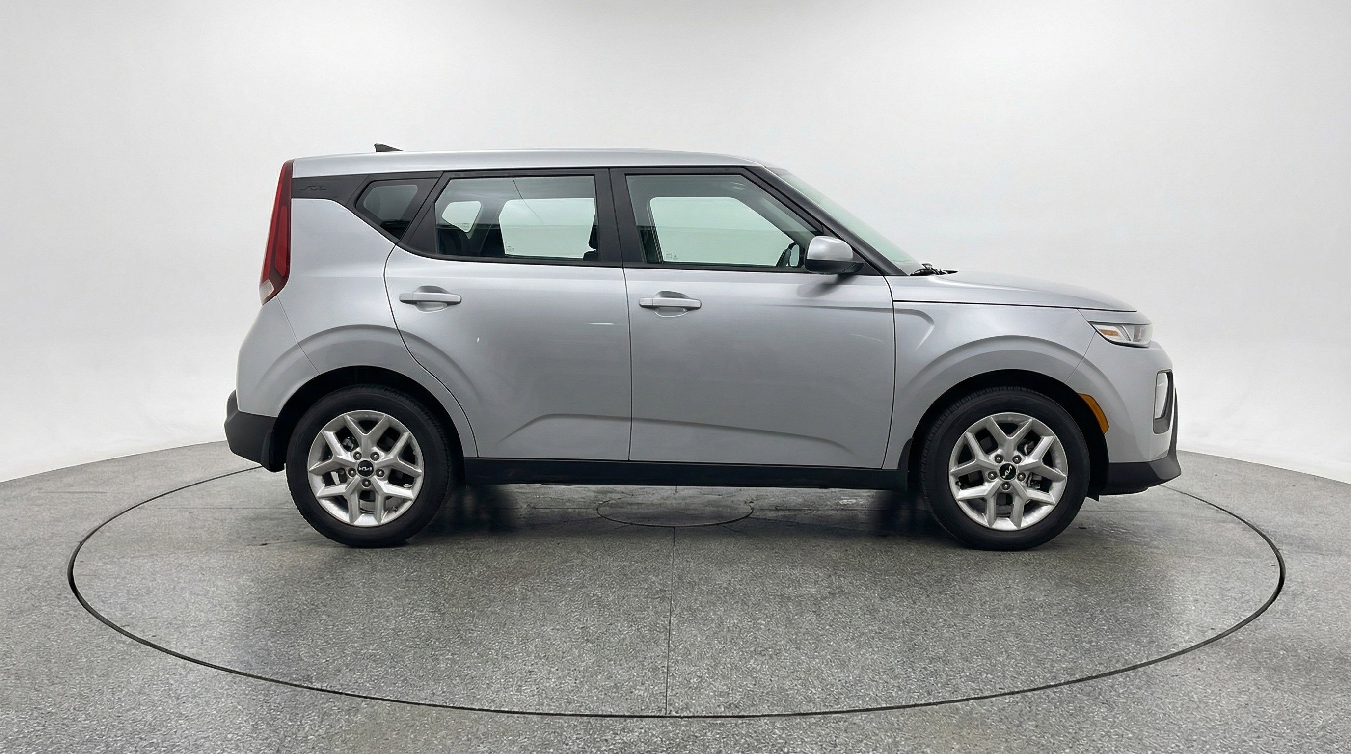 Used 2025 Kia Soul LX w/ LX Technology Package image 11