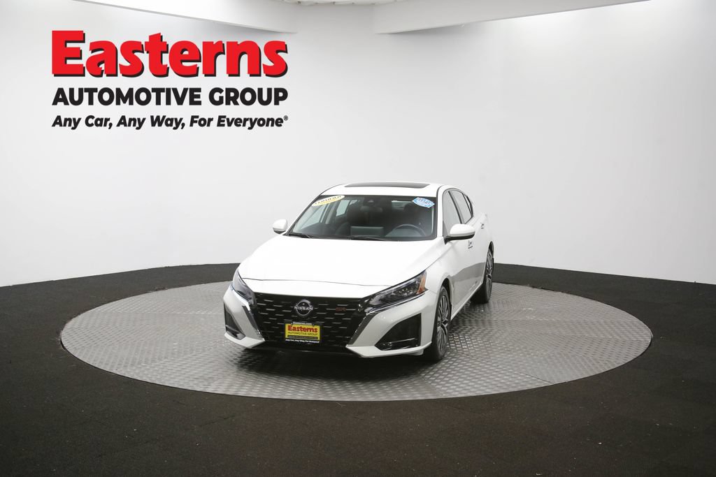 Used 2024 Nissan Altima 2.5 SV w/ SV Premium Package AWD/4WD image 56