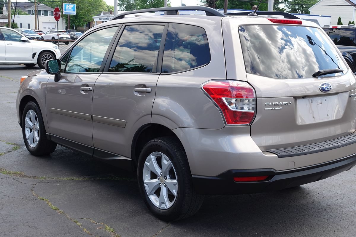 Used 2015 Subaru Forester 2.5i Premium w/ All-Weather Package AWD/4WD image 10