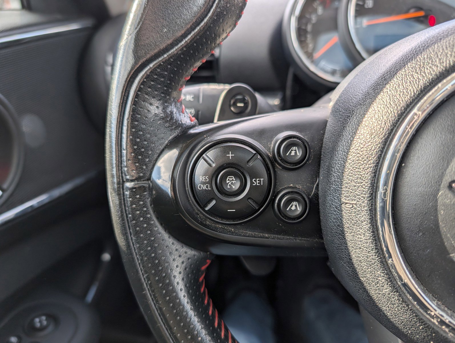 Used 2020 MINI Cooper Clubman S w/ Driver Assistance Package image 29