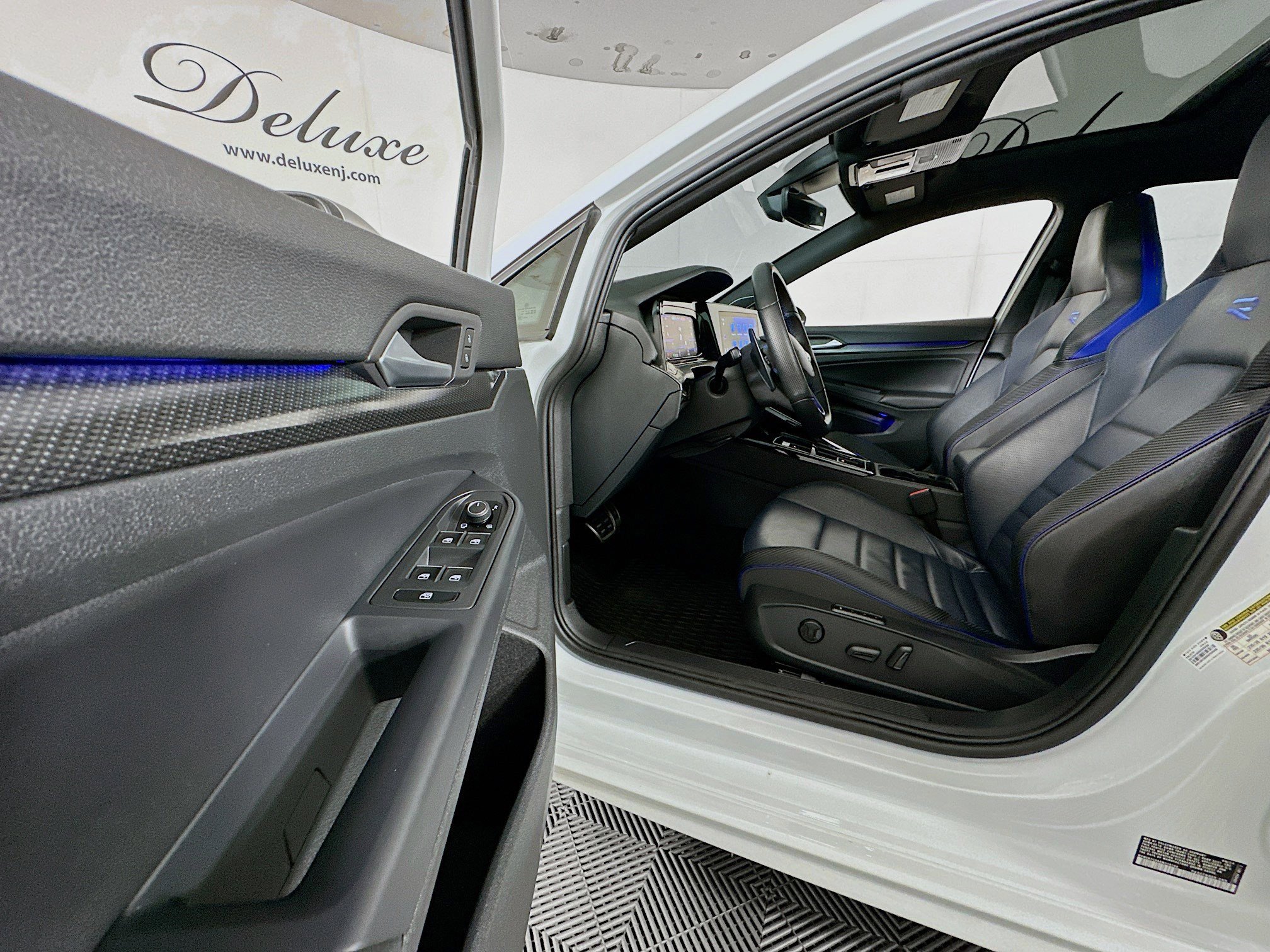 Used 2024 Volkswagen Golf R image 21