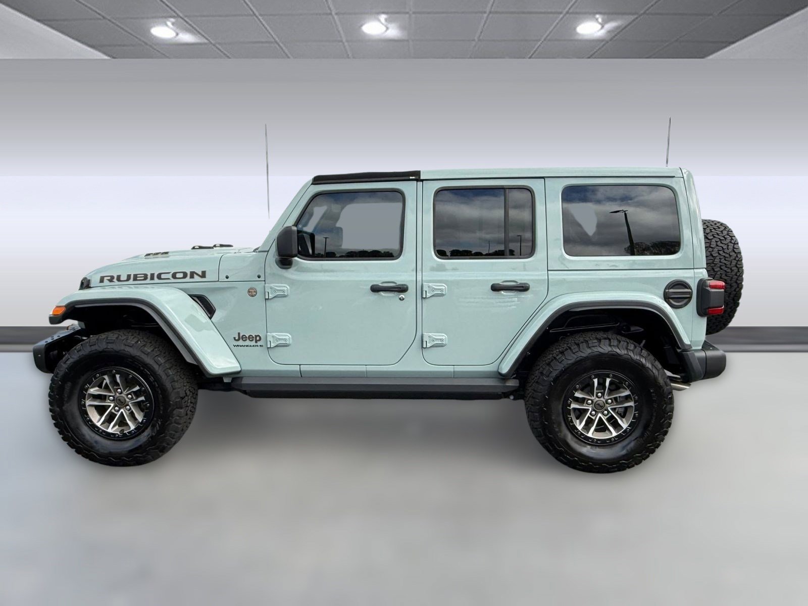 Used 2024 Jeep Wrangler Unlimited Rubicon 392 image 2
