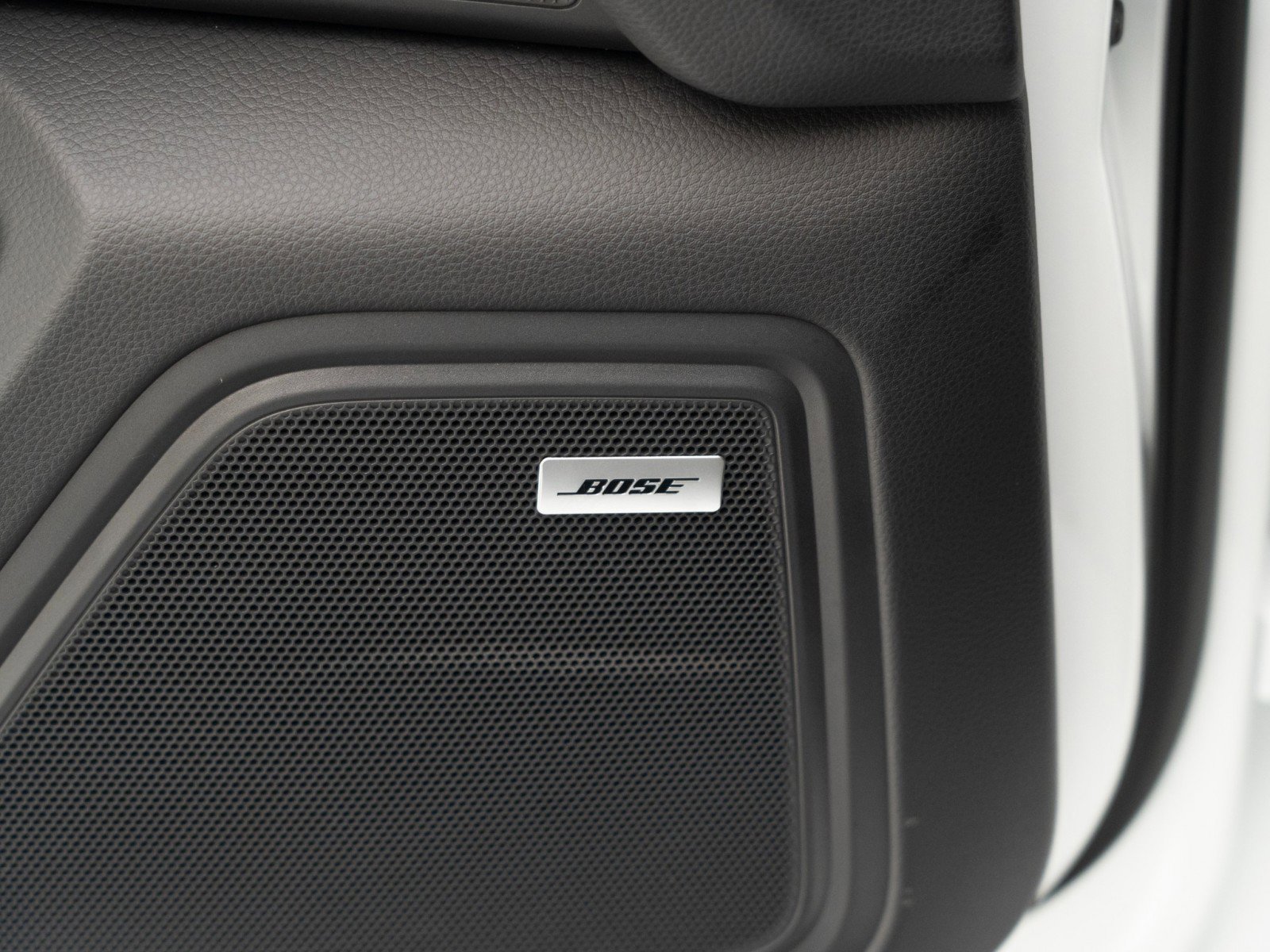 Certified 2025 Porsche Macan image 22