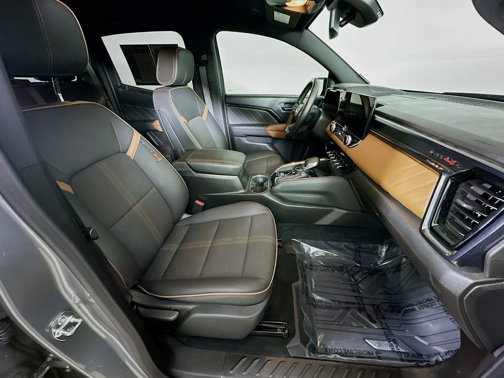 Used 2025 GMC Canyon AT4 image 12