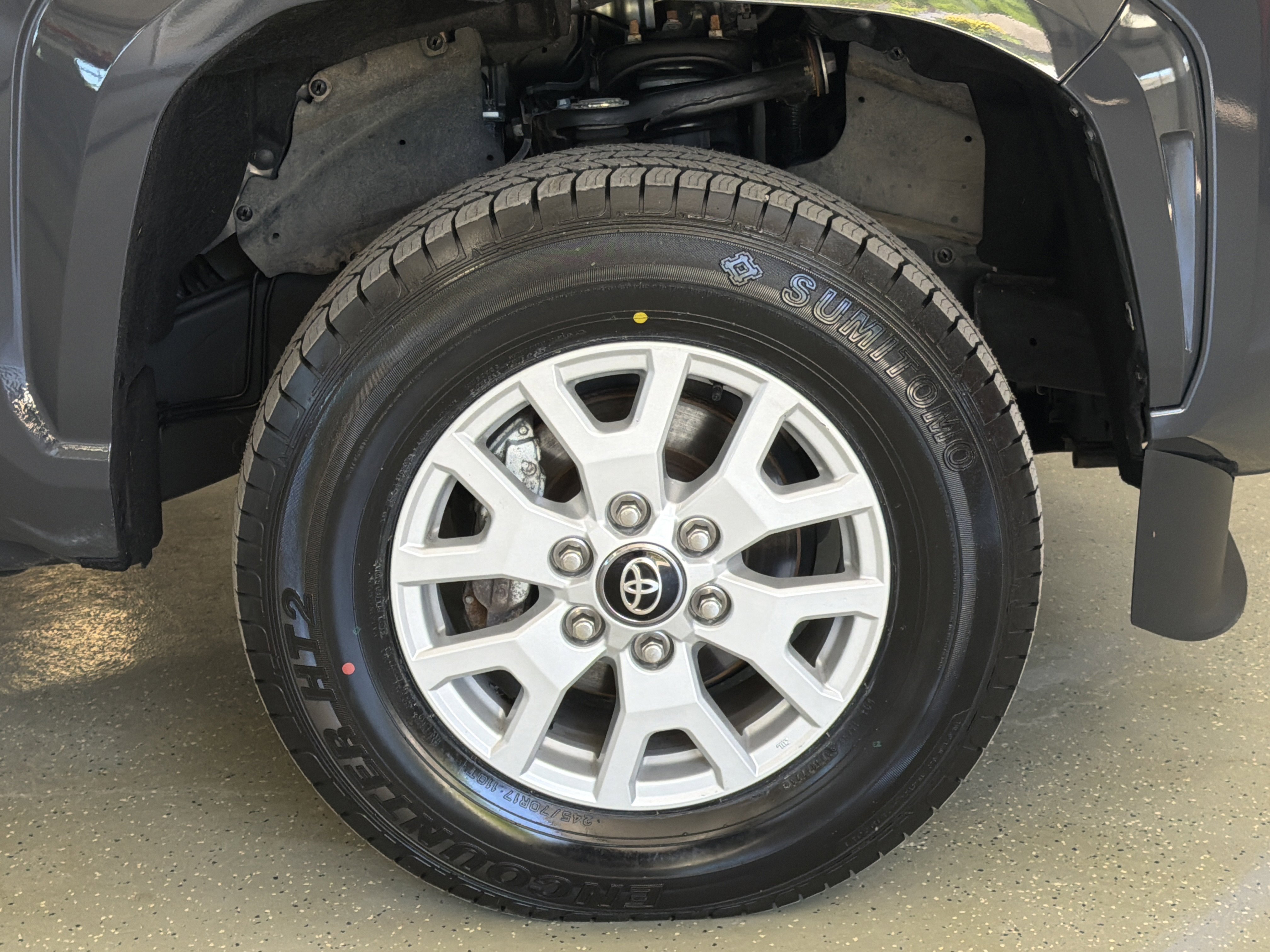 Used 2024 Toyota Tacoma SR5 AWD/4WD image 44