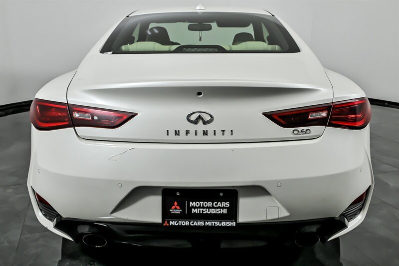 Used 2018 INFINITI Q60 2.0t w/ Sensory Package 2.0T Luxe RWD image 9