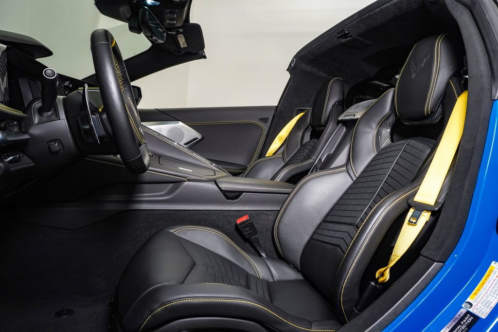 Used 2021 Chevrolet Corvette Stingray Premium Cpe w/ Z51 Performance Package RWD image 19