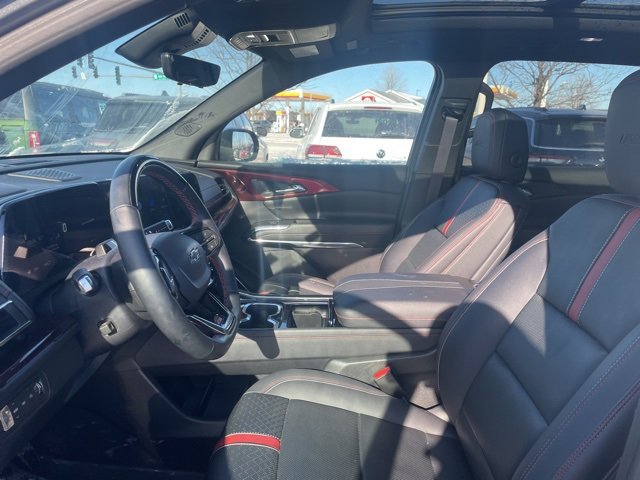 Used 2025 Chevrolet Traverse RS w/ LPO, Floor Liner Package image 10