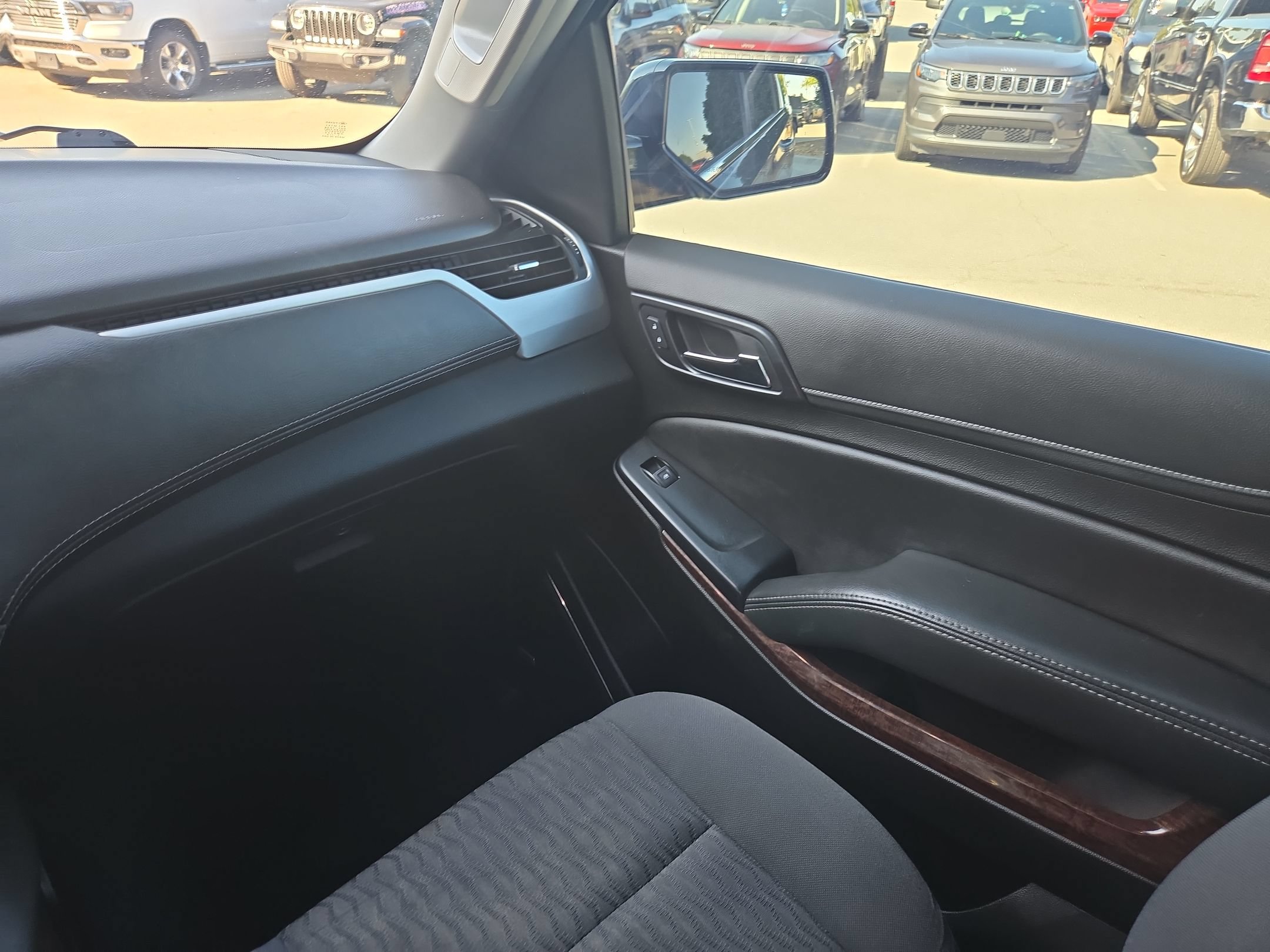 Used 2019 GMC Yukon SLE w/ SLE Value Package AWD/4WD image 11