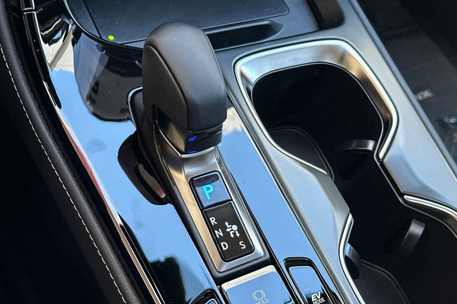 Certified 2025 Lexus NX 350h AWD w/ Accessory Package (2T) image 23