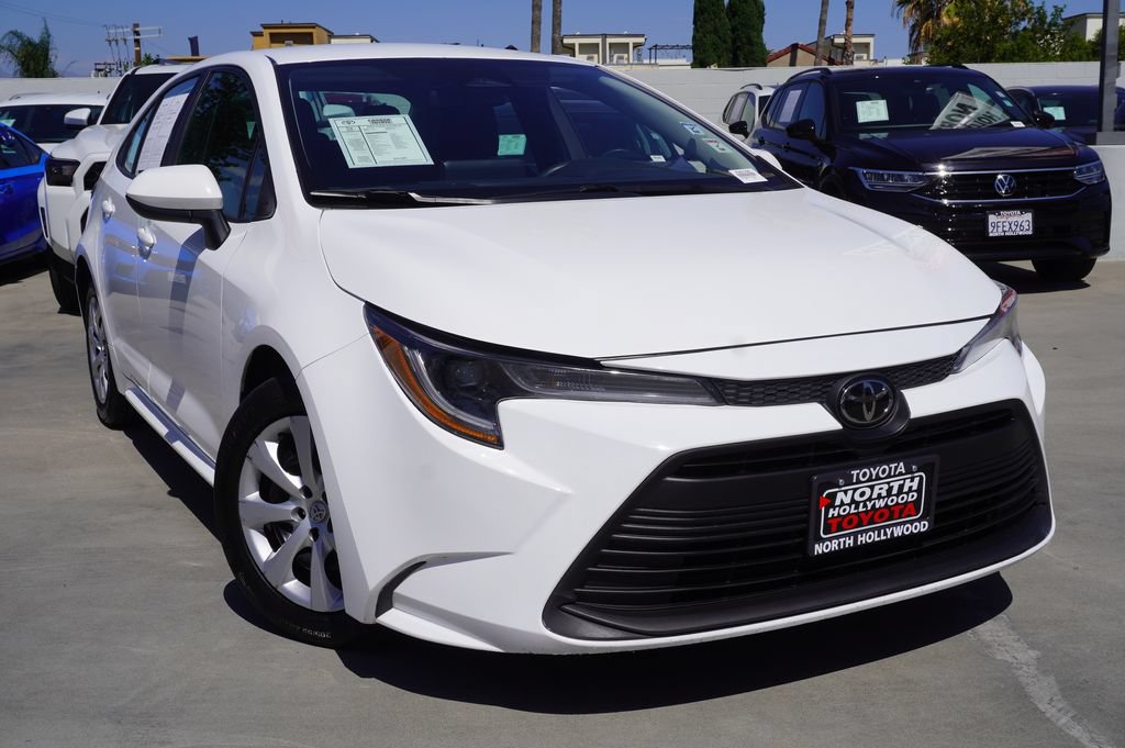 Used 2023 Toyota Corolla LE FWD image 2