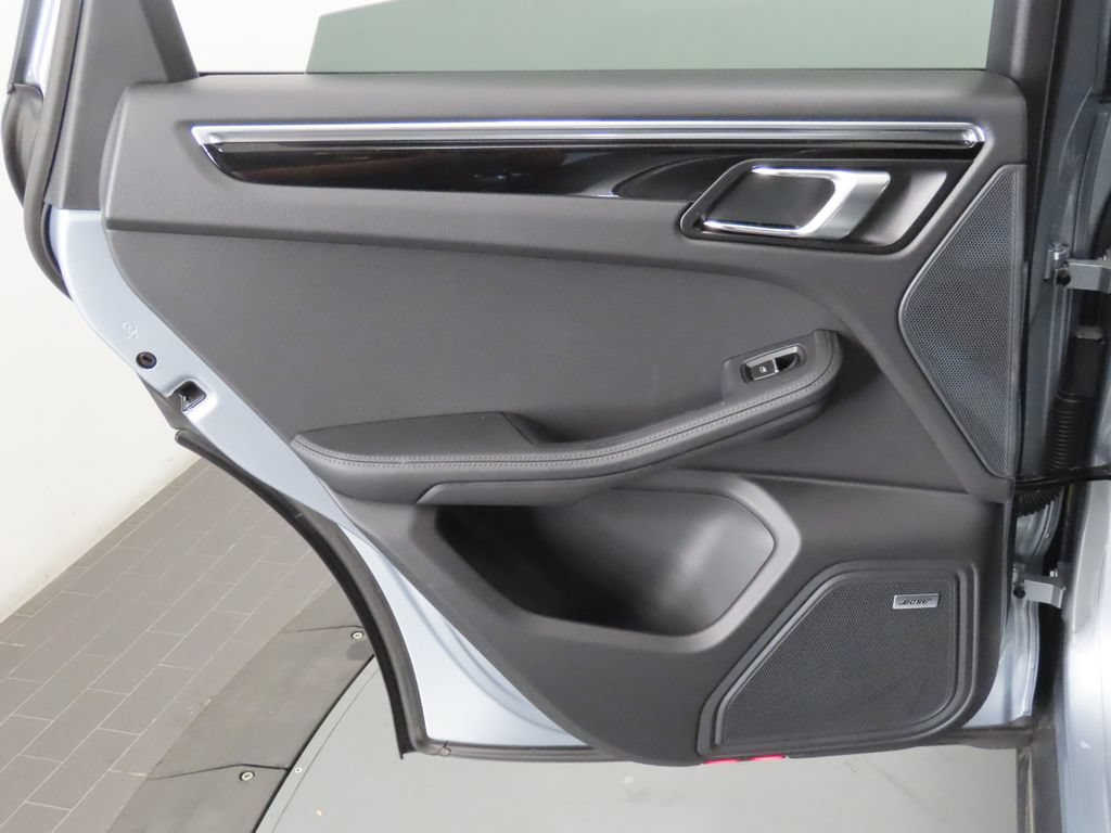 Certified 2026 Porsche Macan AWD/4WD image 46