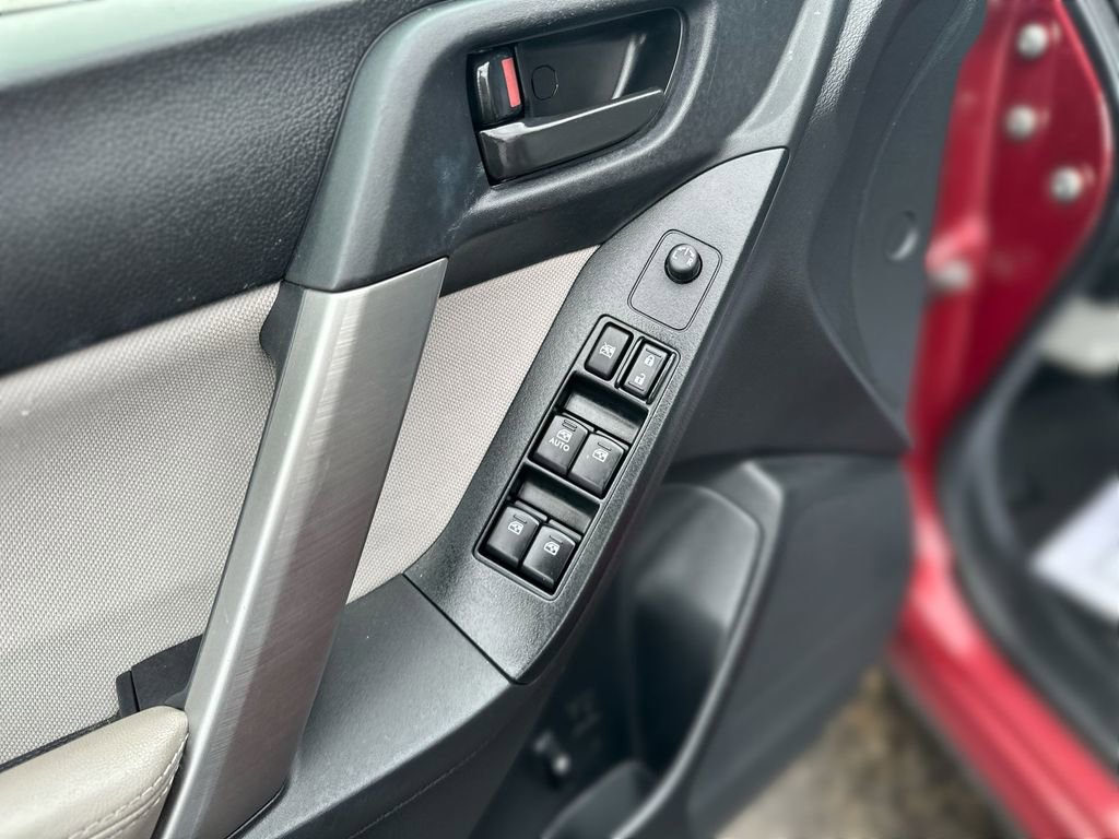 Used 2016 Subaru Forester 2.5i Premium image 8