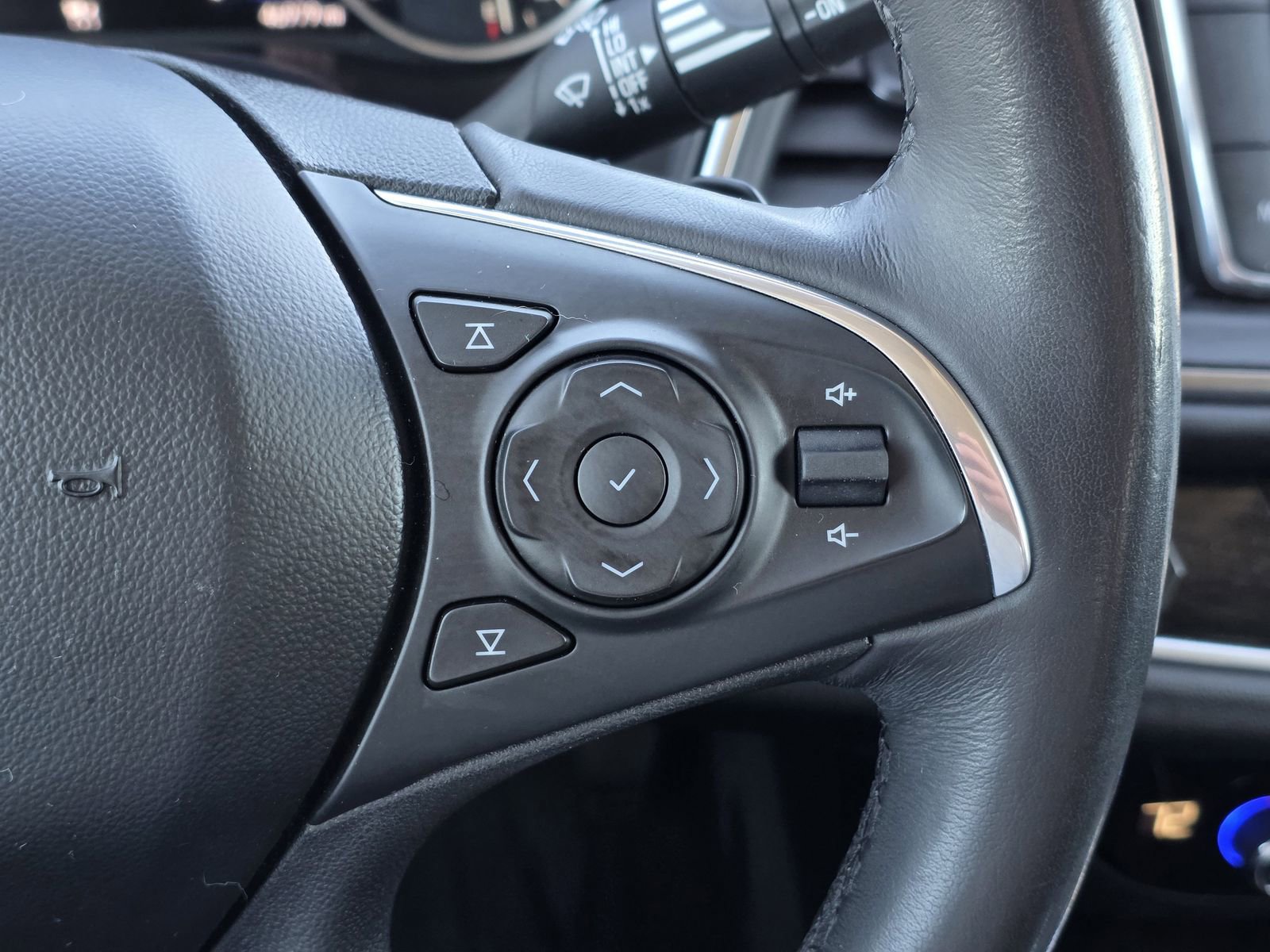 Used 2020 Buick Enclave Avenir w/ Avenir Technology Package image 32