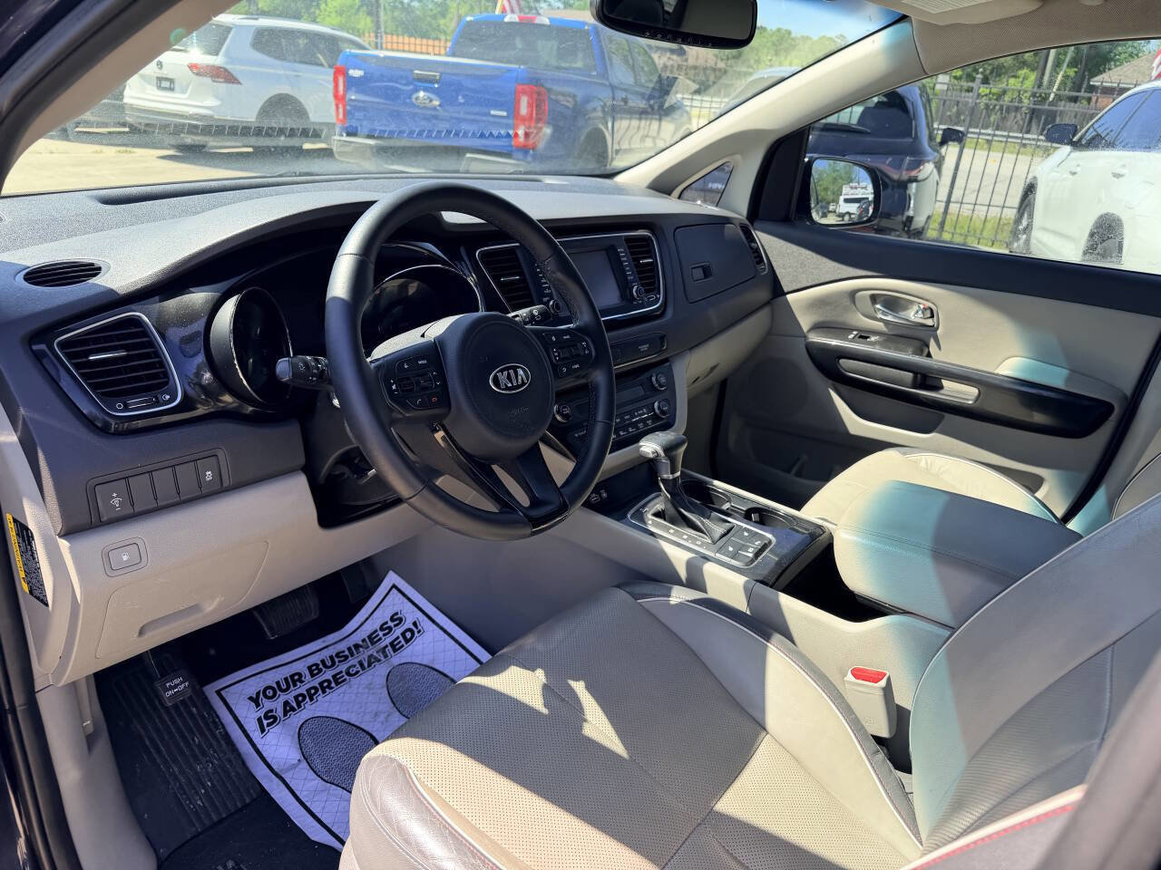 Used 2018 Kia Sedona EX image 12