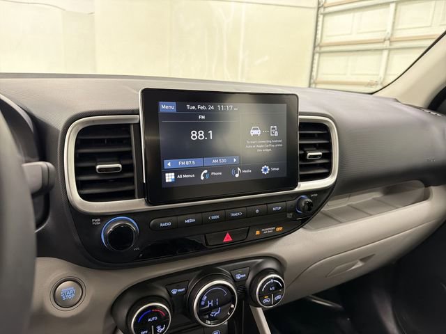 Used 2025 Hyundai Venue SEL image 23