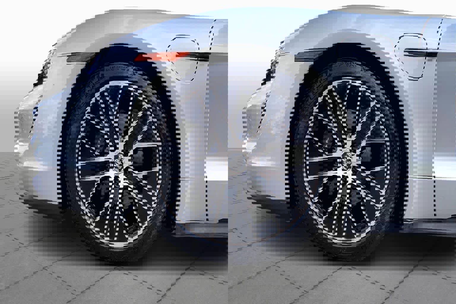 Used 2022 Porsche Taycan image 9