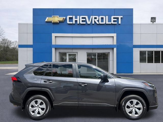 Used 2024 Toyota RAV4 LE AWD/4WD image 8