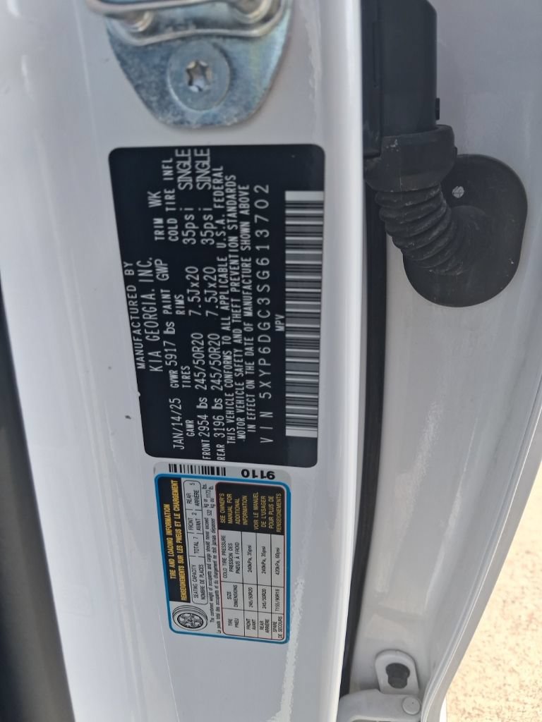 Used 2025 Kia Telluride S AWD/4WD image 3