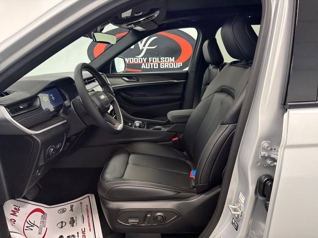 New 2026 Jeep Grand Cherokee L Limited RWD image 8