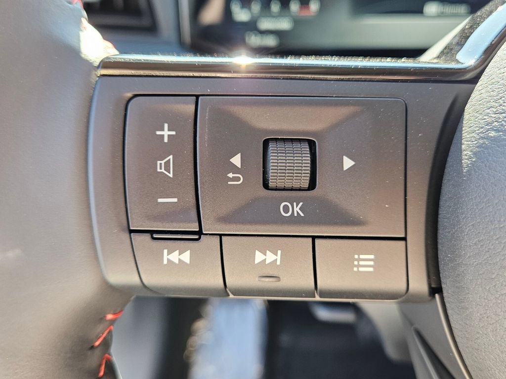 New 2026 Nissan Kicks SR FWD image 25