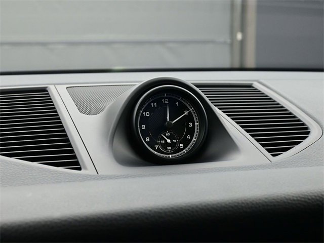 Used 2025 Porsche Macan image 14