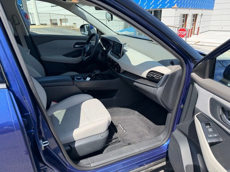 Used 2021 Nissan Rogue SV AWD/4WD image 13