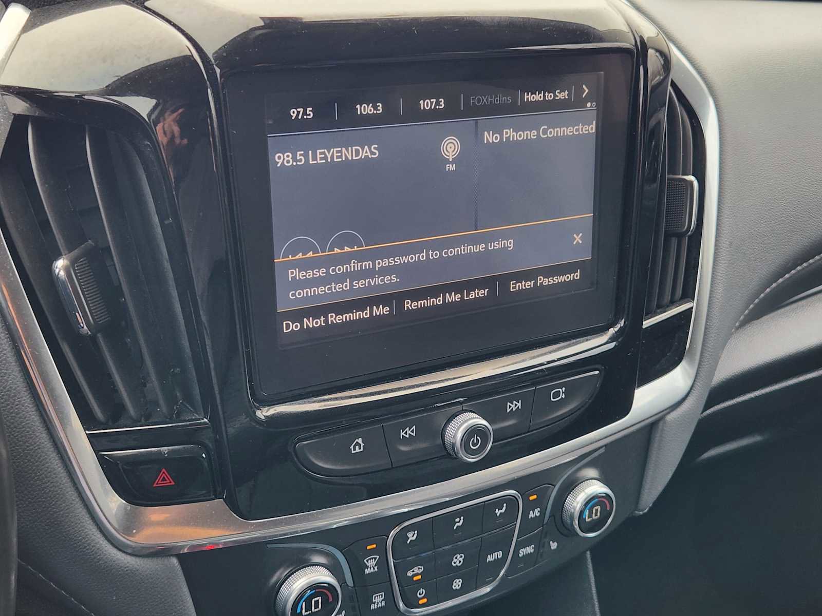 Used 2021 Chevrolet Traverse LT image 17