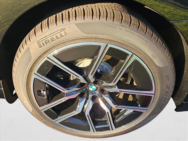 New 2025 BMW i7 xDrive60 w/ Premium Package AWD/4WD image 9