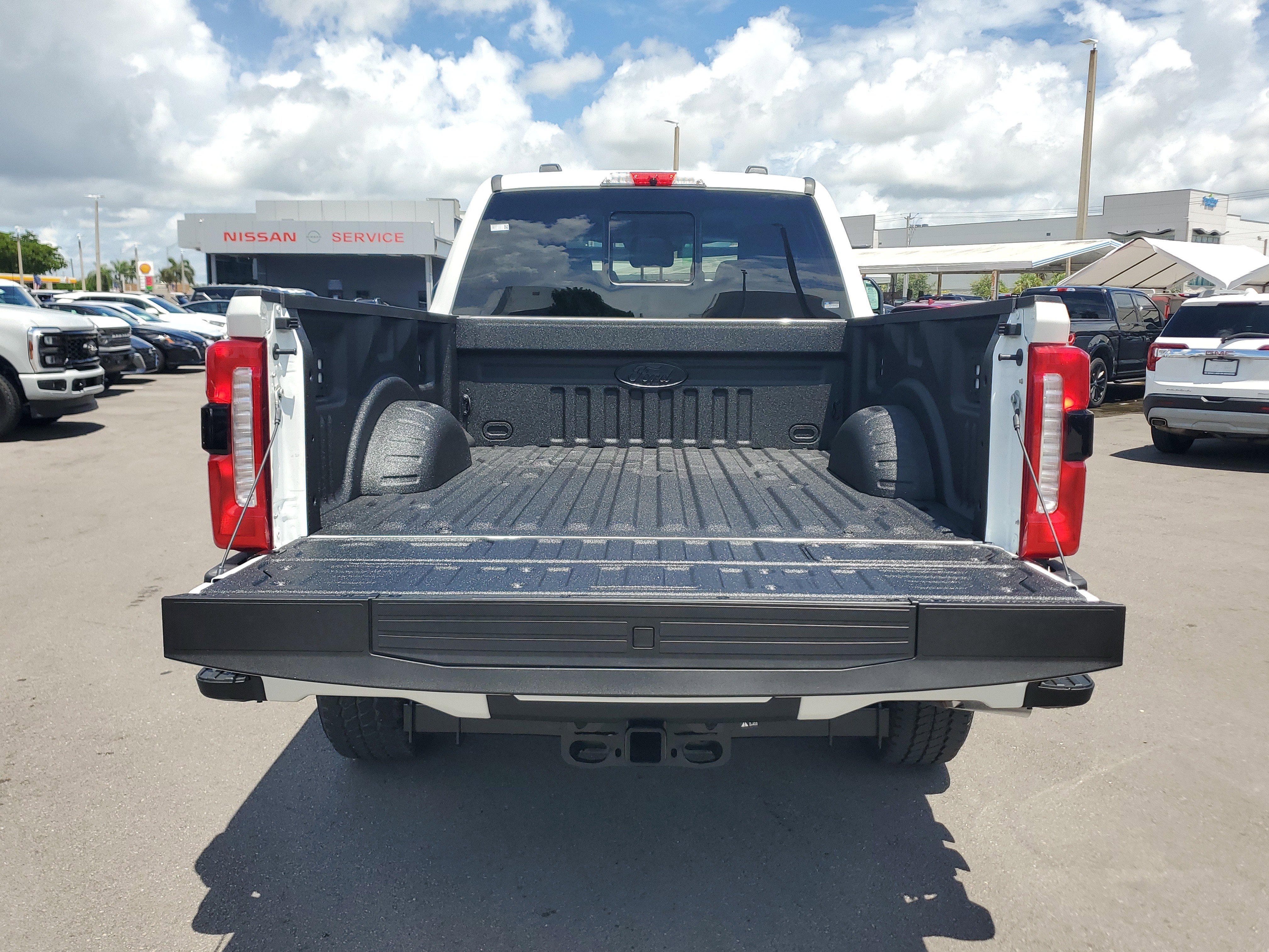 New 2026 Ford F350 Lariat w/ Black Appearance Package AWD/4WD image 9