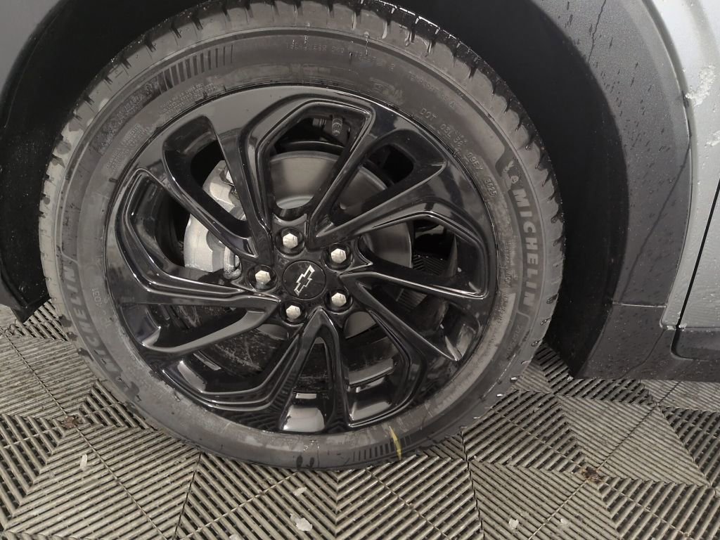 New 2027 Chevrolet Bolt RS FWD image 9