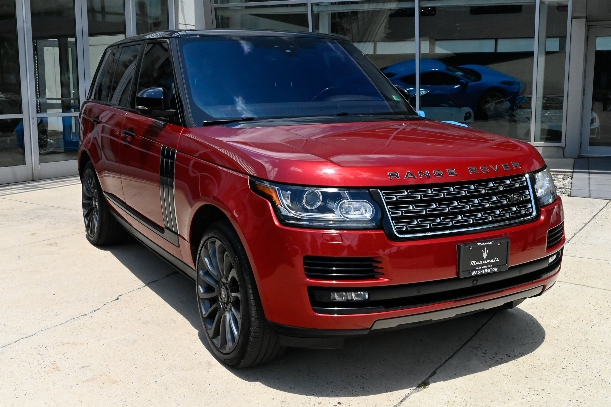 Used 2017 Land Rover Range Rover Supercharged AWD/4WD image 3