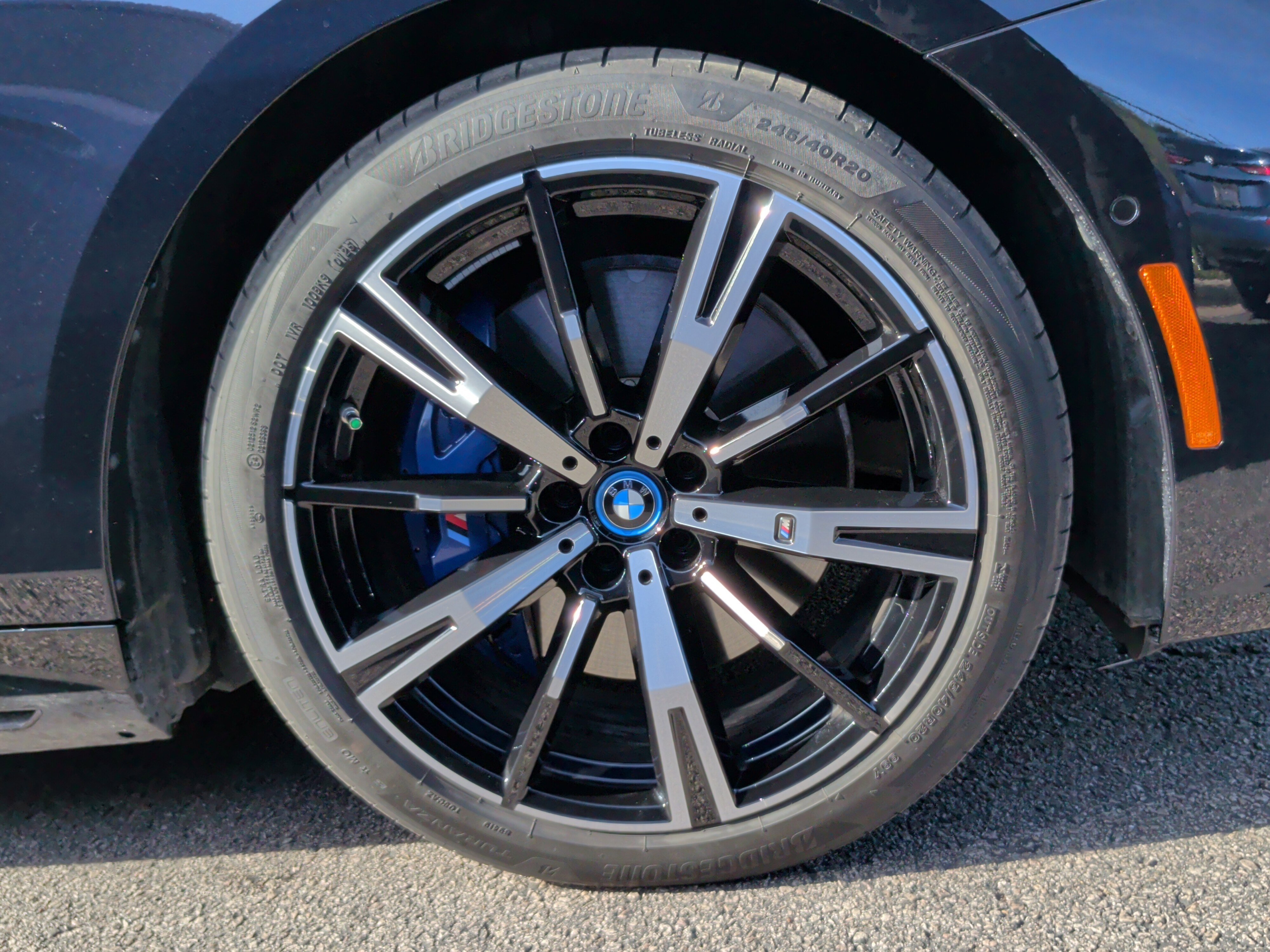 Certified 2025 BMW 550e xDrive 550e xDrive w/ Premium Package image 15