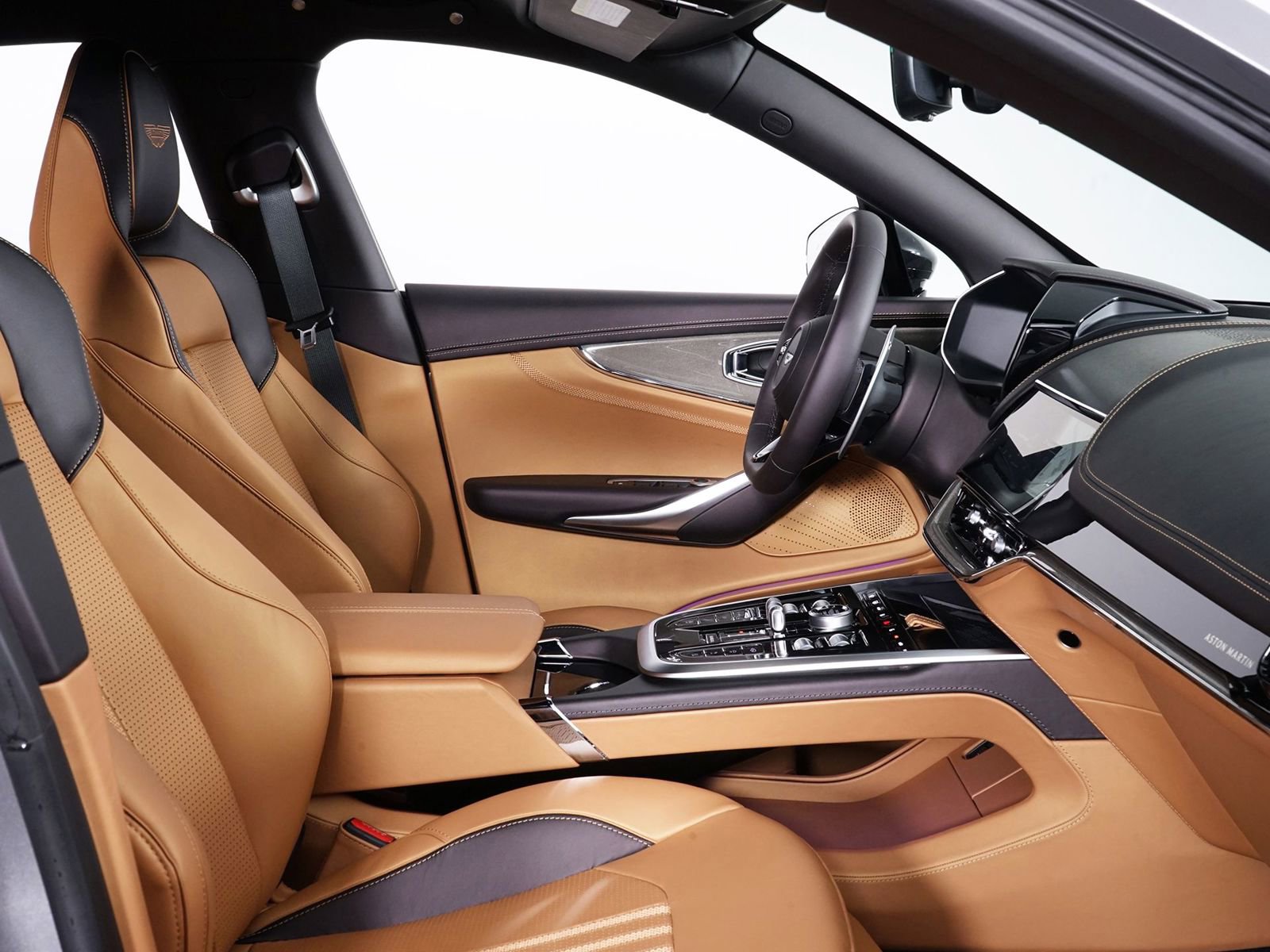 New 2026 Aston Martin DBX 707 image 30