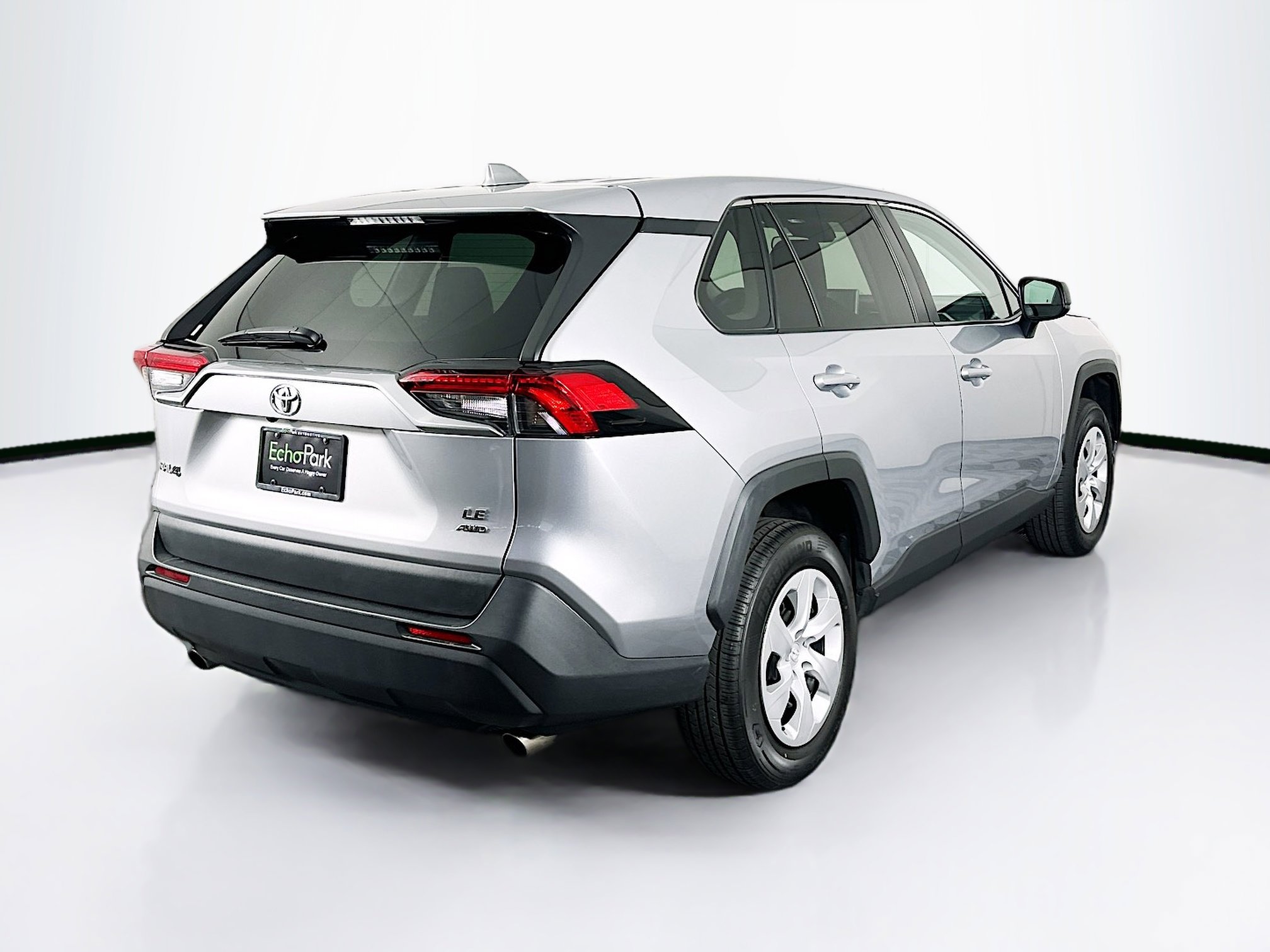 Used 2024 Toyota RAV4 LE image 9