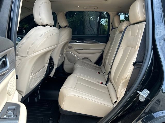 Used 2022 Jeep Grand Cherokee Limited AWD/4WD image 23