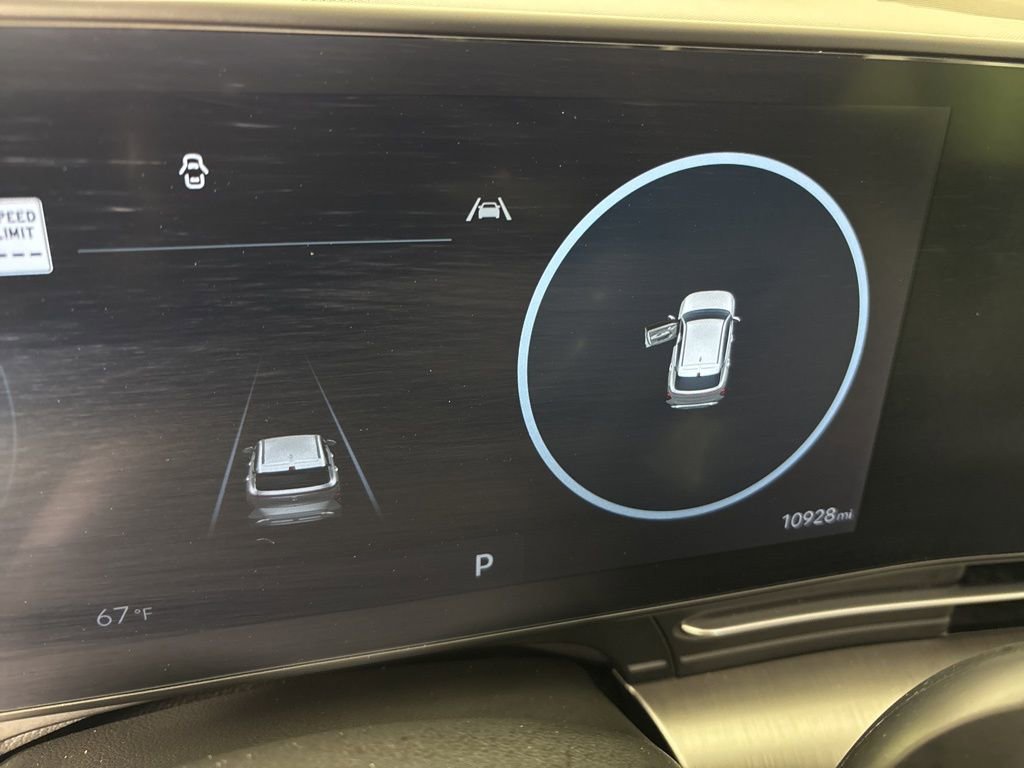 Used 2025 Hyundai Kona Limited image 28