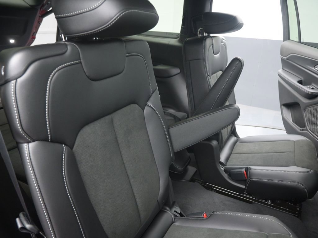 New 2025 Jeep Grand Cherokee L Altitude image 27