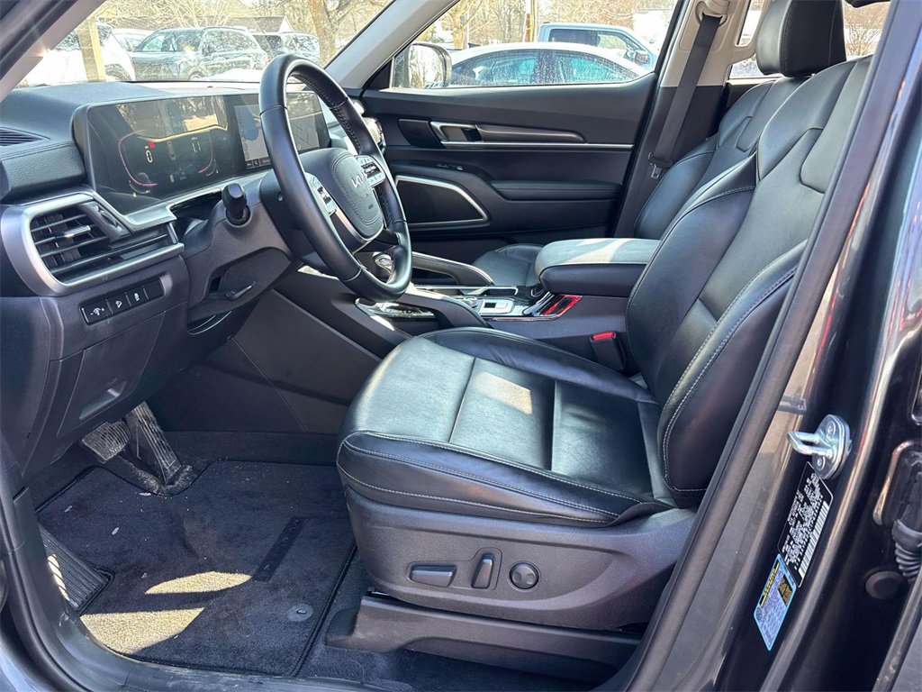 Certified 2023 Kia Telluride S image 6