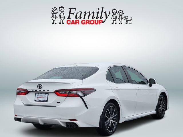 Used 2024 Toyota Camry SE FWD image 4