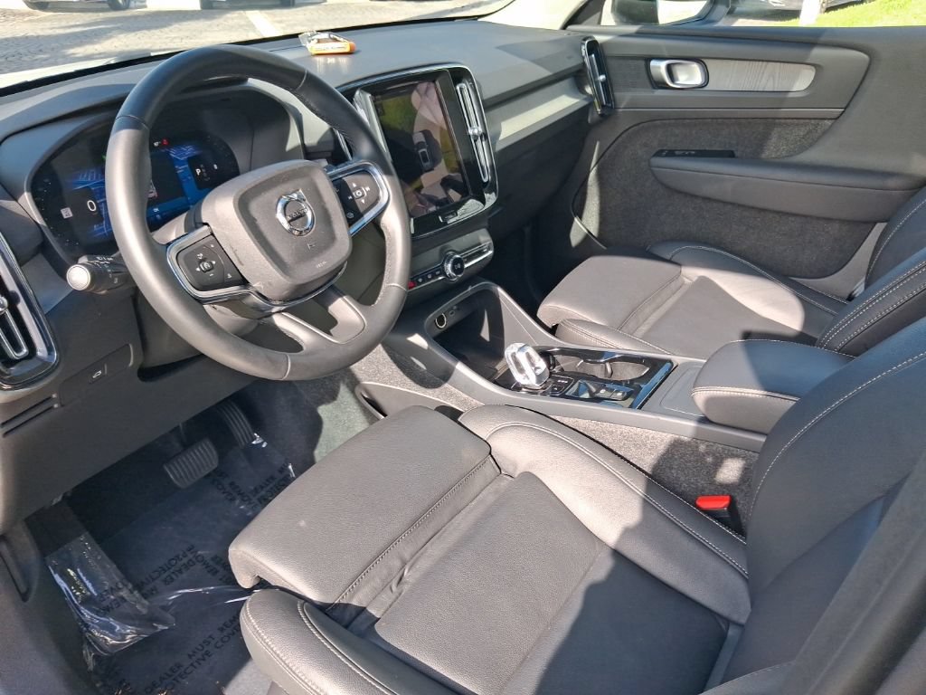Used 2026 Volvo XC40 B5 Plus AWD/4WD image 13