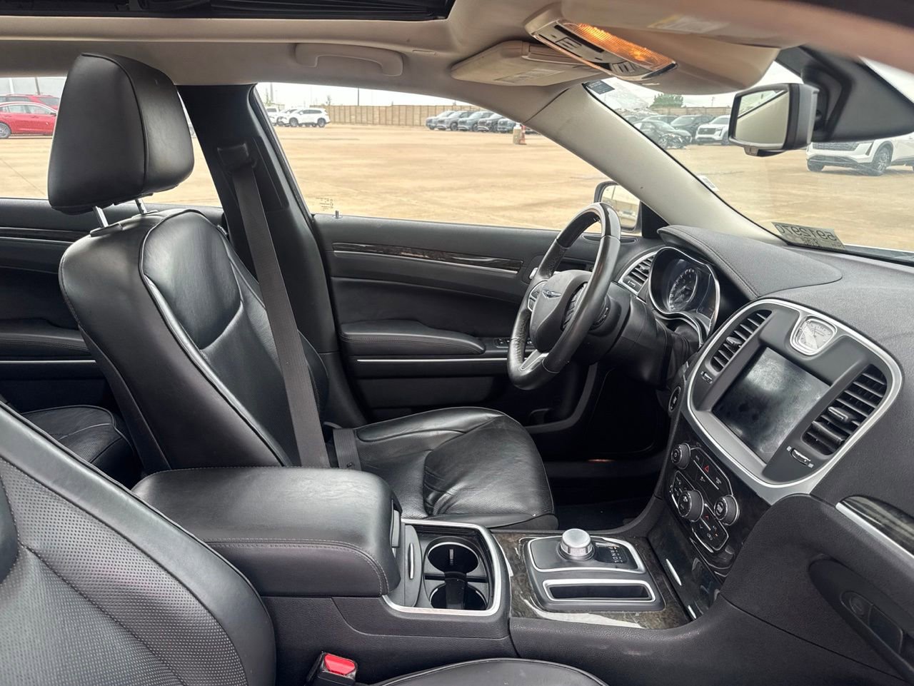 Used 2020 Chrysler 300 Limited RWD image 29
