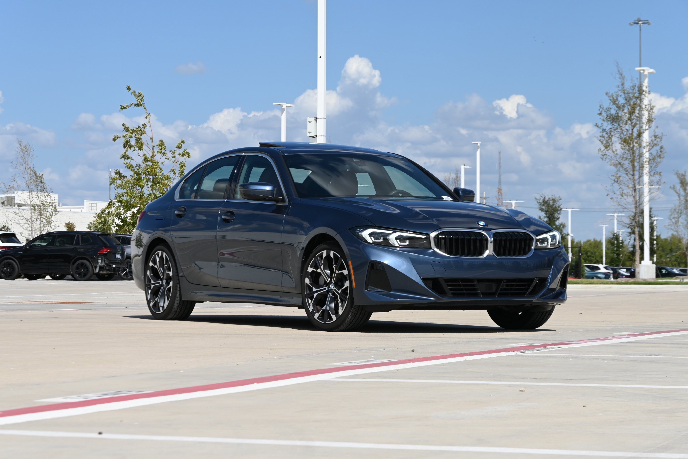 Certified 2025 BMW 330i Sedan RWD image 2