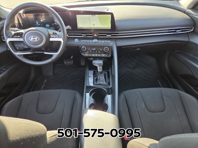 Used 2025 Hyundai Elantra SEL FWD image 15