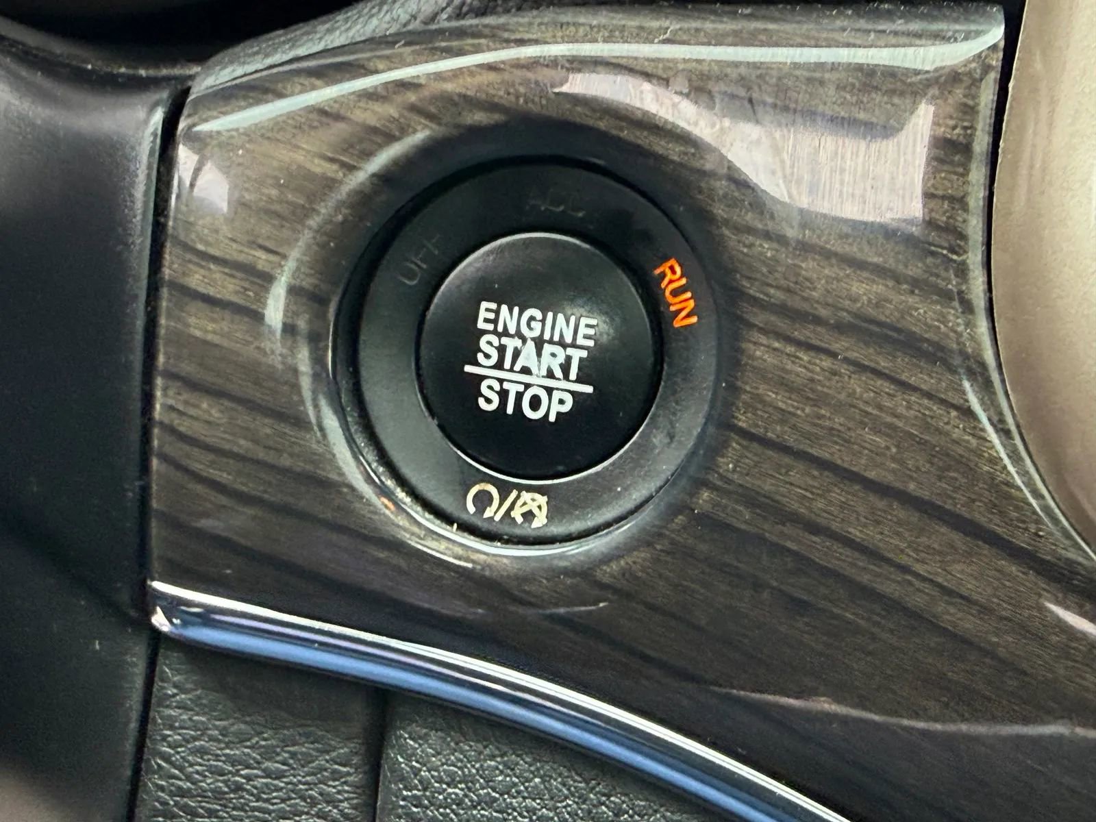 Used 2017 Jeep Grand Cherokee Overland image 28