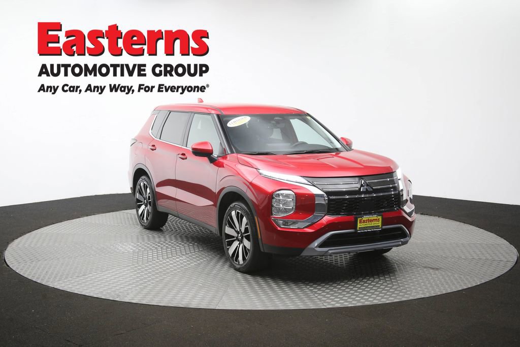 Used 2025 Mitsubishi Outlander AWD image 51
