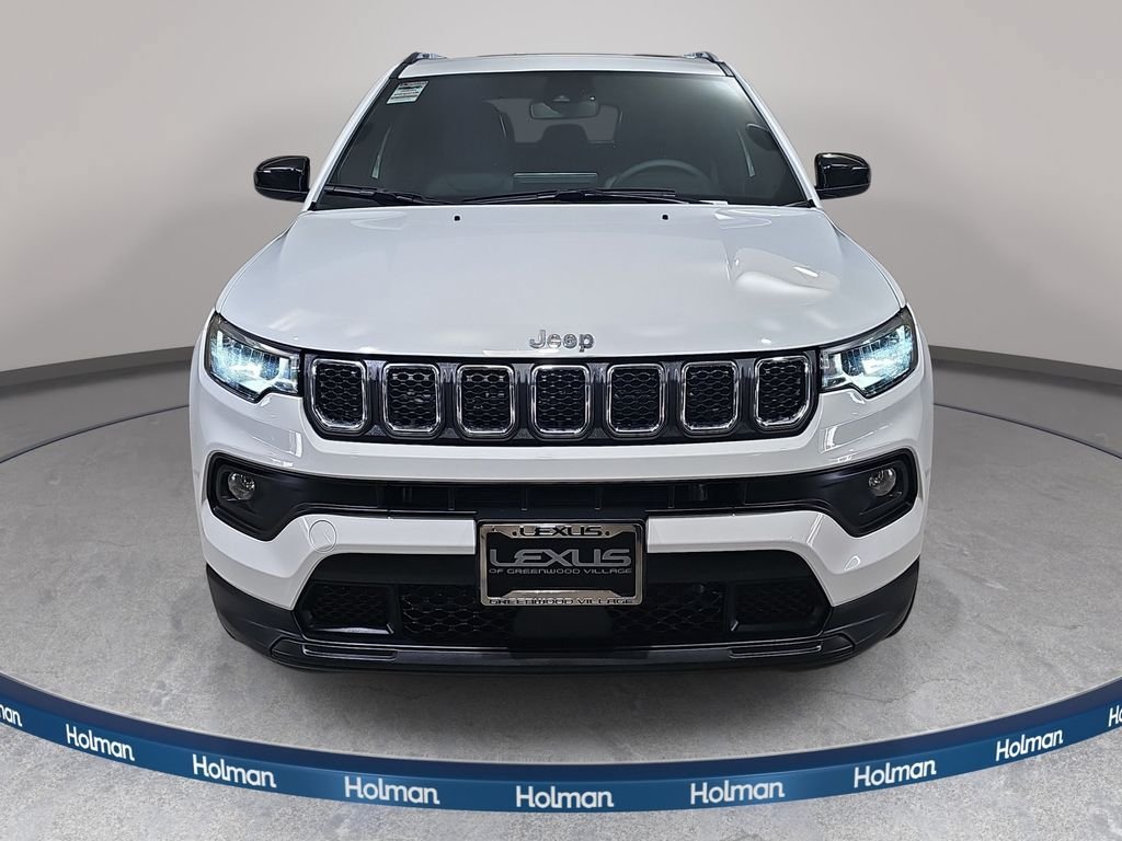 Used 2024 Jeep Compass Latitude w/ Sun and Sound Group AWD/4WD image 3