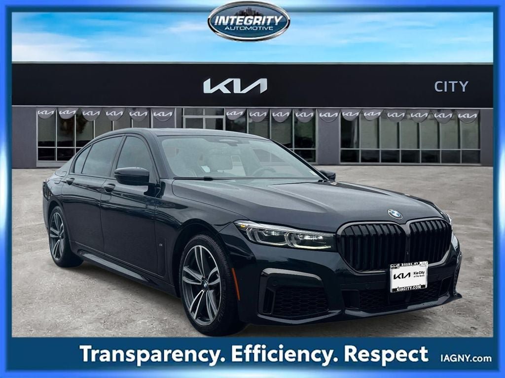 Used 2022 BMW 740i xDrive w/ M Sport Package