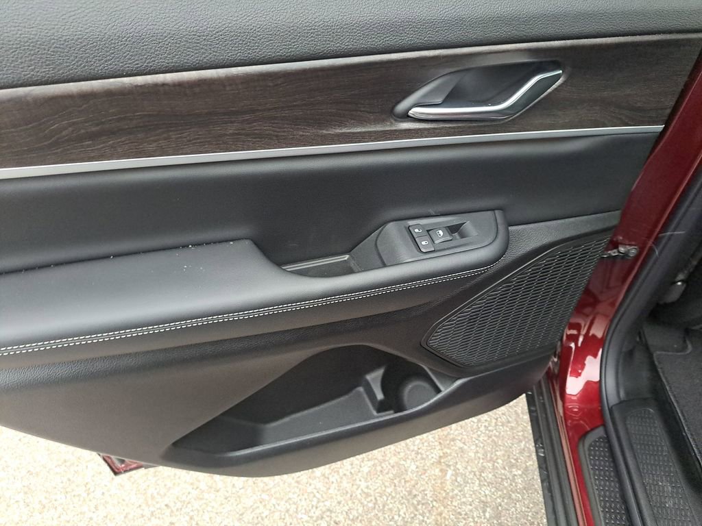 New 2025 Jeep Grand Cherokee L Limited w/ Black Appearance Package image 17