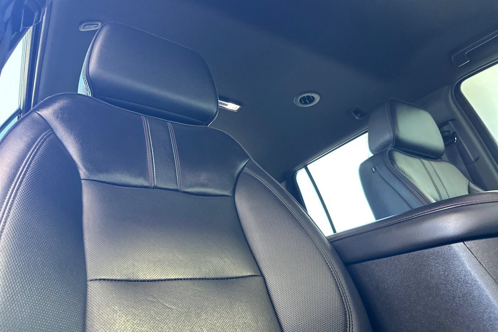 Used 2024 Chevrolet Suburban RST RWD image 18
